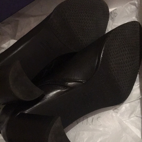 Stuart Weitzman - Picture 4 of 6